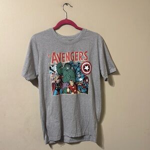 Unisex Heather Gray Marvel Avengers T-Shirt M New NWT Thor Captain America Hulk